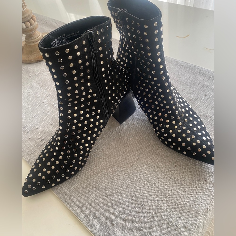 Boots- Steve Madden